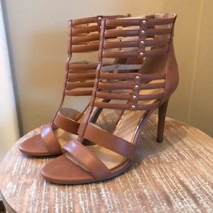 Jessica Simpson strapping heels